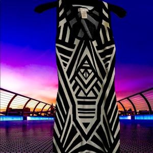 Perfect black & white geometric dress! XS bodycon knit dress